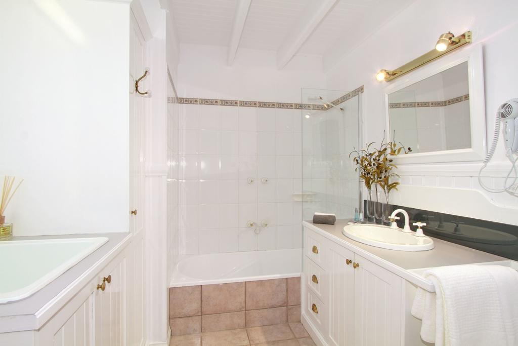 Creek Cottage Bed And Breakfast Traralgon Bagian luar foto