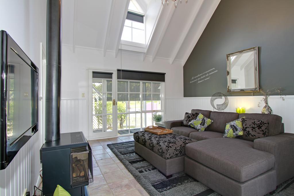 Creek Cottage Bed And Breakfast Traralgon Ruang foto
