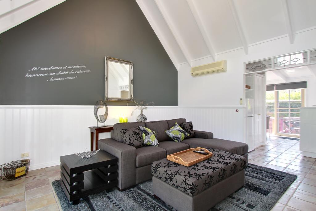 Creek Cottage Bed And Breakfast Traralgon Bagian luar foto