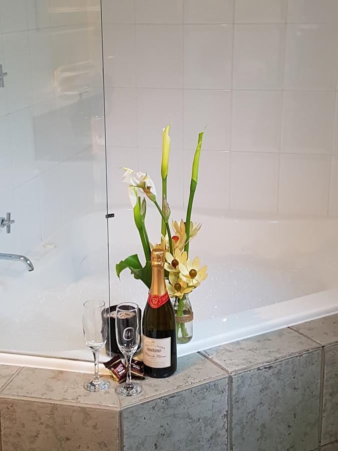 Creek Cottage Bed And Breakfast Traralgon Bagian luar foto